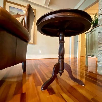 Mahogany Pedestal Side Table