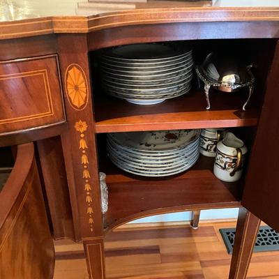 Federal Style Mahogany Locking Sideboard