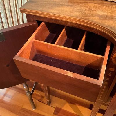 Federal Style Mahogany Locking Sideboard