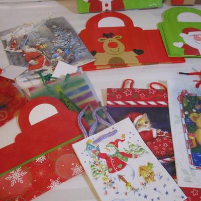 Holiday Gift Boxes & Bags Choice VV