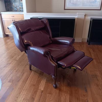 La-Z-Boy CLASSICS BURGUNDY LEATHER RECLINER