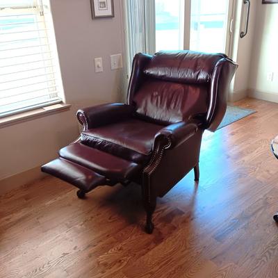 La-Z-Boy CLASSICS BURGUNDY LEATHER RECLINER