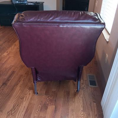 La-Z-Boy CLASSICS BURGUNDY LEATHER RECLINER