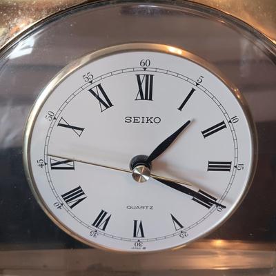 THICK CRYSTAL VASE AND SEIKO CLOCK