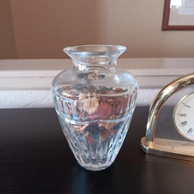 THICK CRYSTAL VASE AND SEIKO CLOCK