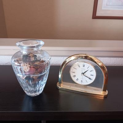 THICK CRYSTAL VASE AND SEIKO CLOCK