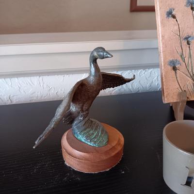BRONZE GOOSE, HAND CARVED & PAINTED FLOWERS ON A SLAB OF ROCK PLUS "HOME" VOTIVE CANDLE HOLDERS