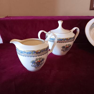 STUNNING LENOX PRESIDENTIAL COLLECTION "AUTUMN" SHAKERS, CREAM/SUGAR SET AND SERVING DISH