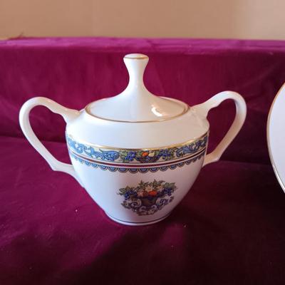 STUNNING LENOX PRESIDENTIAL COLLECTION "AUTUMN" SHAKERS, CREAM/SUGAR SET AND SERVING DISH