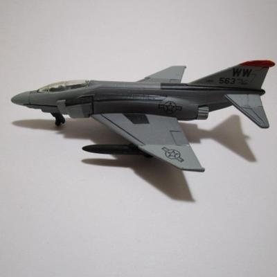 3 Maisto cast metal airplanes