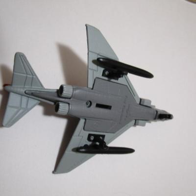 3 Maisto cast metal airplanes