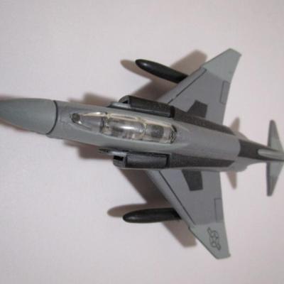 3 Maisto cast metal airplanes