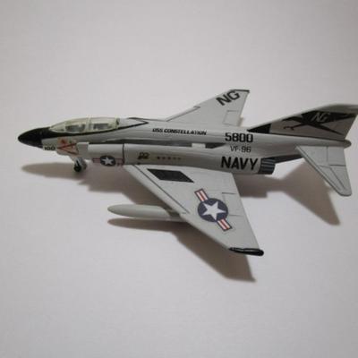 3 Maisto cast metal airplanes