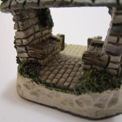 David Winter cameo cottage, Lych Gate