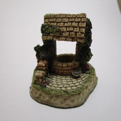 David Winter cameo cottage, Penny Wishing Well