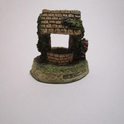David Winter cameo cottage, Penny Wishing Well