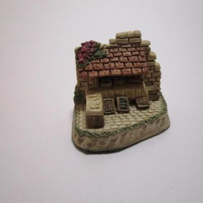 David Winter cameo cottage, Market Day