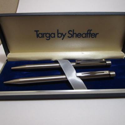Vintage Targa by Sheaffer pen/pencil set