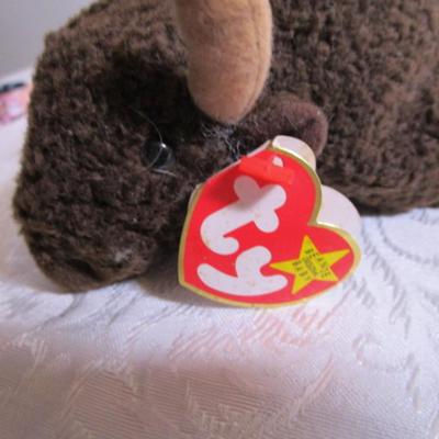 2 Ty Beanie Original Babies (1 Basset Hound, 1 Buffalo)