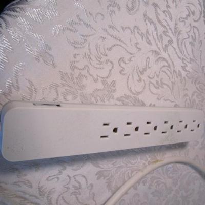 2 white power strips 