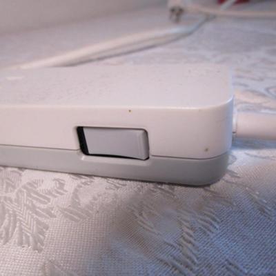 2 white power strips 