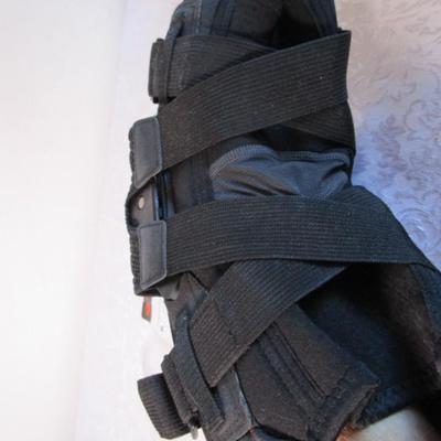 Shock Doctor 875 Ultra Knee Brace with bilateral hinges