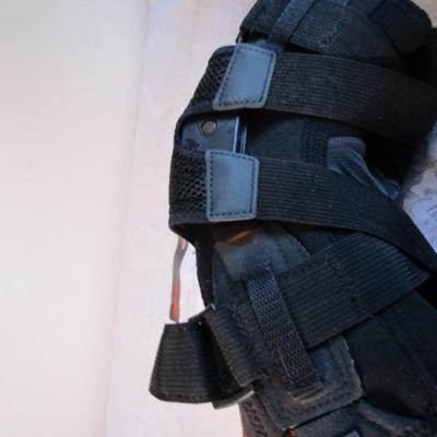 Shock Doctor 875 Ultra Knee Brace with bilateral hinges