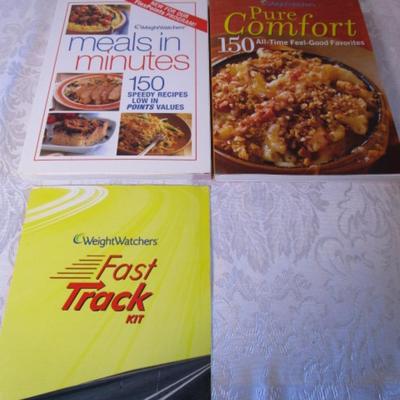2 Weight Watchers cookbooks plus Fast Track kit