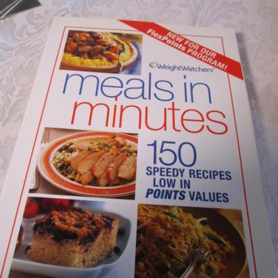 2 Weight Watchers cookbooks plus Fast Track kit