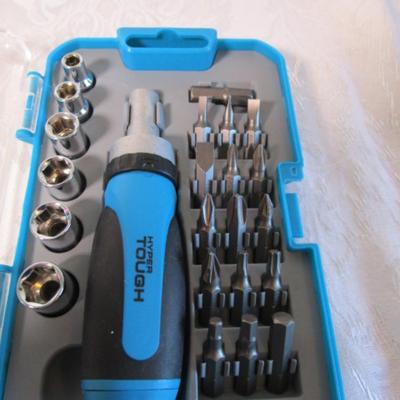 Hypertough 23-piece ratcheting bit and socket set