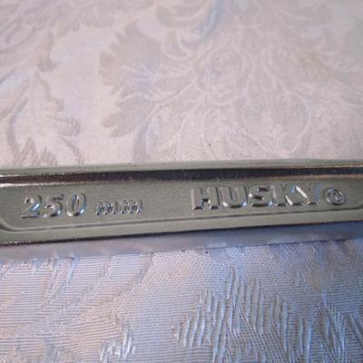 Husky adjustable wrench 215mm, 10" long