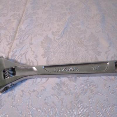 Husky adjustable wrench 215mm, 10" long