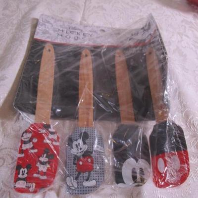 4-pk of Mickey Mouse spatulas