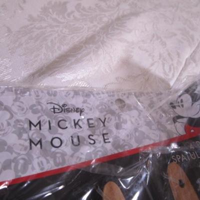 4-pk of Mickey Mouse spatulas