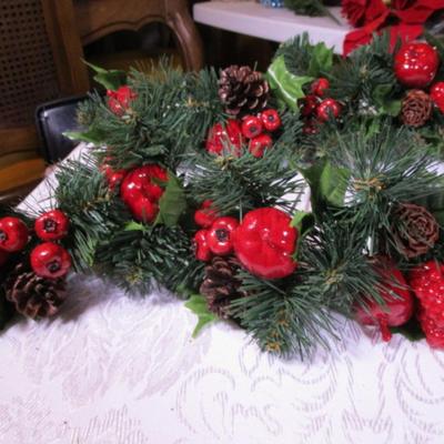 11 apple & pinecone picks for décor