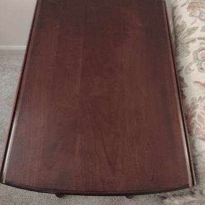 Hammary Wooden Chippendale Style Double Drop Leaf Side Table with Drawer (Choice A)