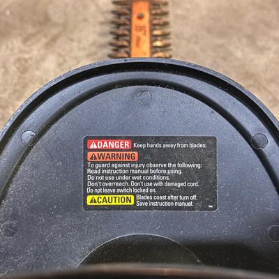 Black & Decker 16” Hedge Trimmer and Craftsman Weedwacker (B1-DZ)