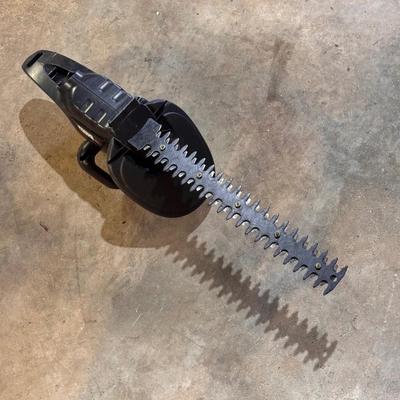 Black & Decker 16” Hedge Trimmer and Craftsman Weedwacker (B1-DZ)