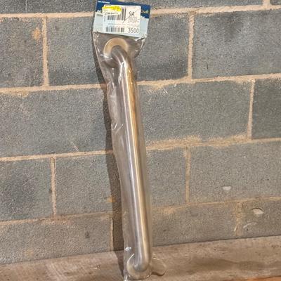 Drive and Medline Walkers, Bath Seats, and More (B1-DZ)