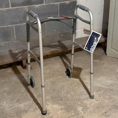 Drive and Medline Walkers, Bath Seats, and More (B1-DZ)