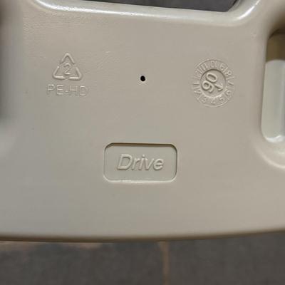 Drive and Medline Walkers, Bath Seats, and More (B1-DZ)