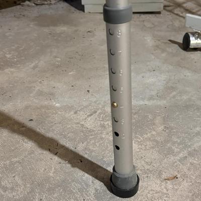 Drive and Medline Walkers, Bath Seats, and More (B1-DZ)