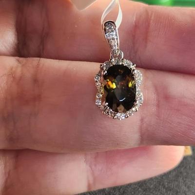 Very Rare 14k White Gold 1.75 Cttw Color Change Sphene Pendent