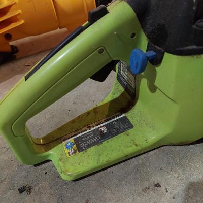 Poulan Pro Leaf Blower and Chainsaw (B1-BBL)