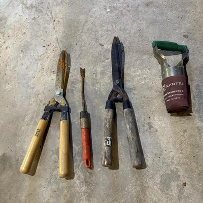 Yard Tools & More (B1-MK)