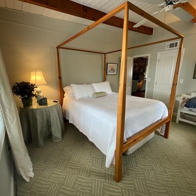 Queen Size Museum Of American Folk Art Poster Bed Mattress And Bedding