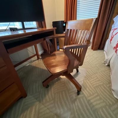 3 Piece Stanley Furniture Desk, Chair and Metal Wood Shelves