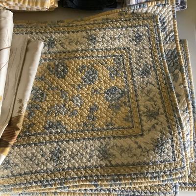 495 Blue & Yellow Washcloths & Placemats