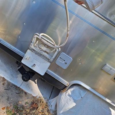 2009 Airstream with Hensley Hitch