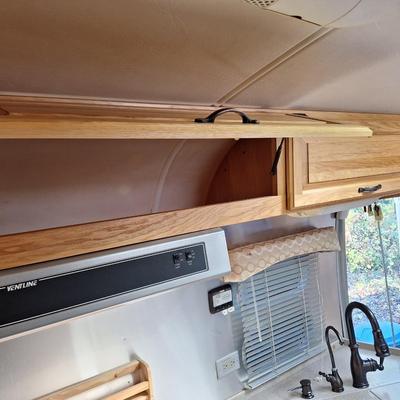 2009 Airstream with Hensley Hitch